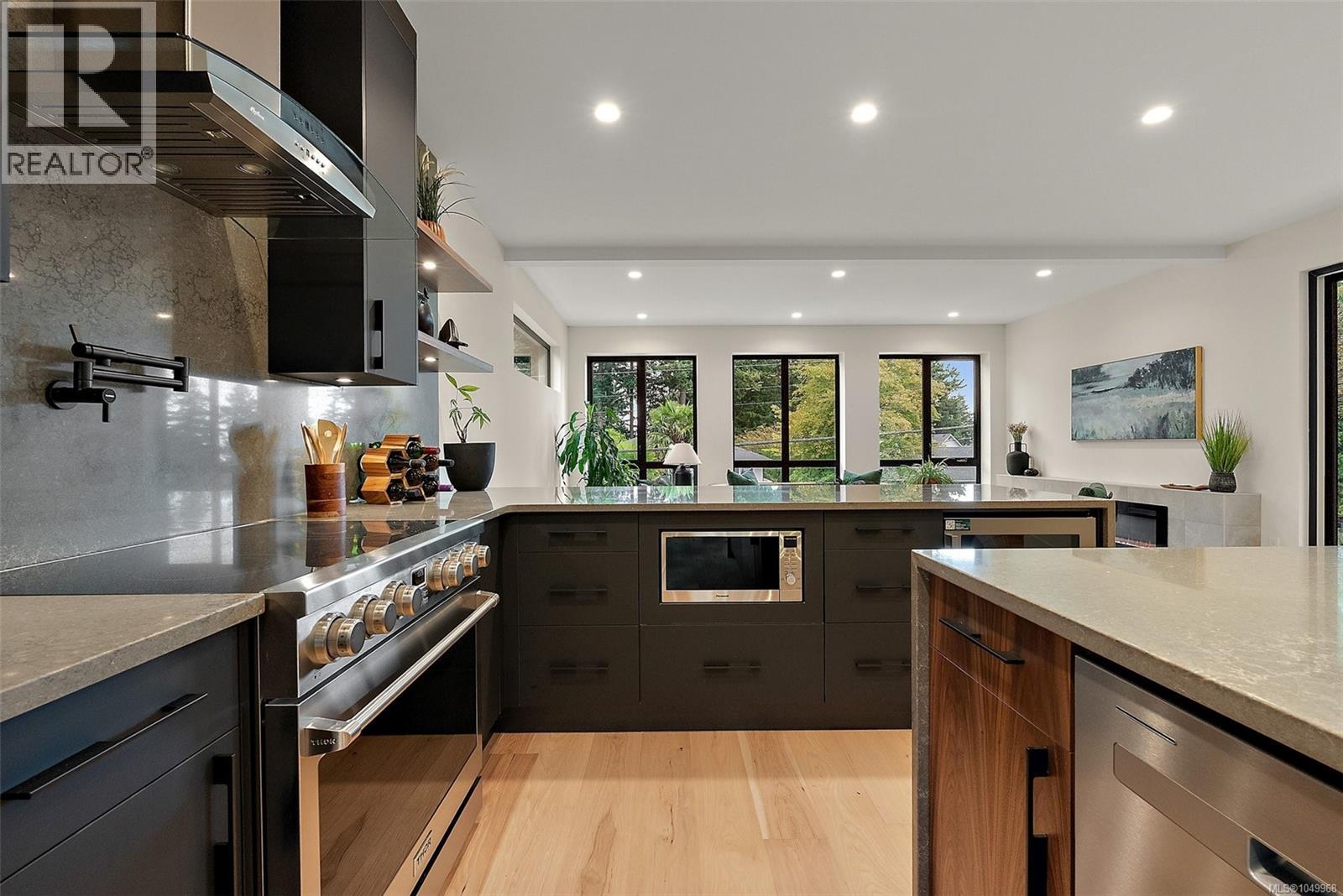 1 2215 Greenlands Road, Saanich