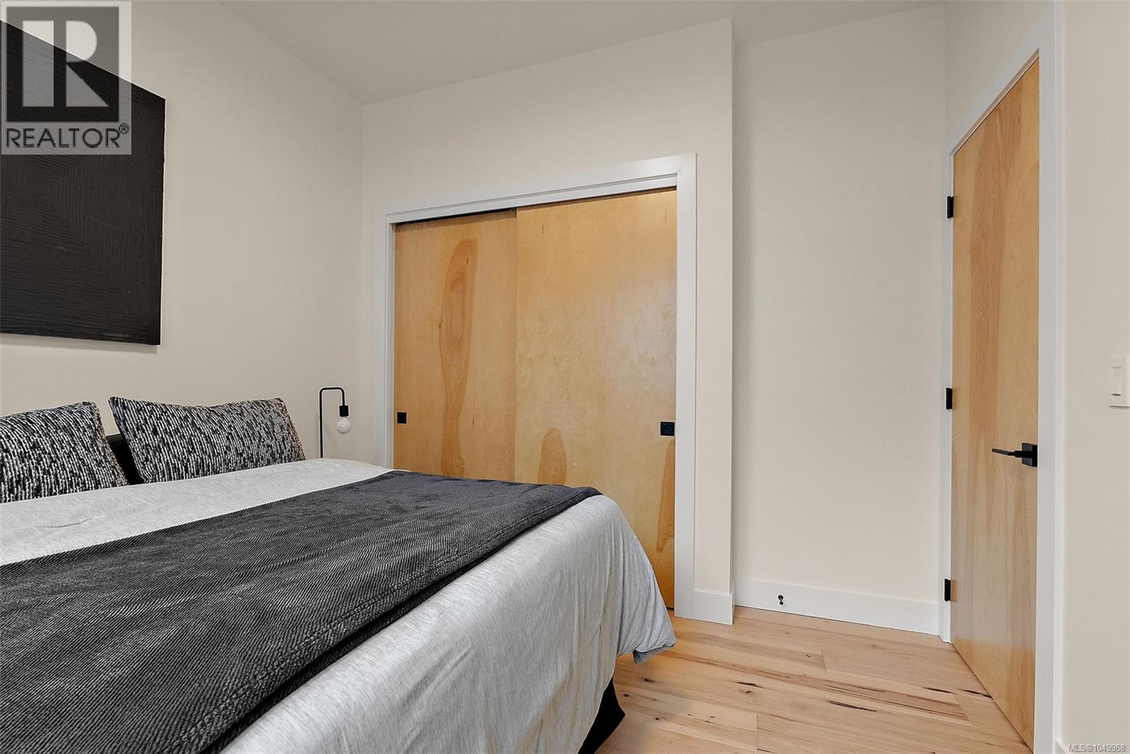 #1 2215 Greenlands Rd - 27