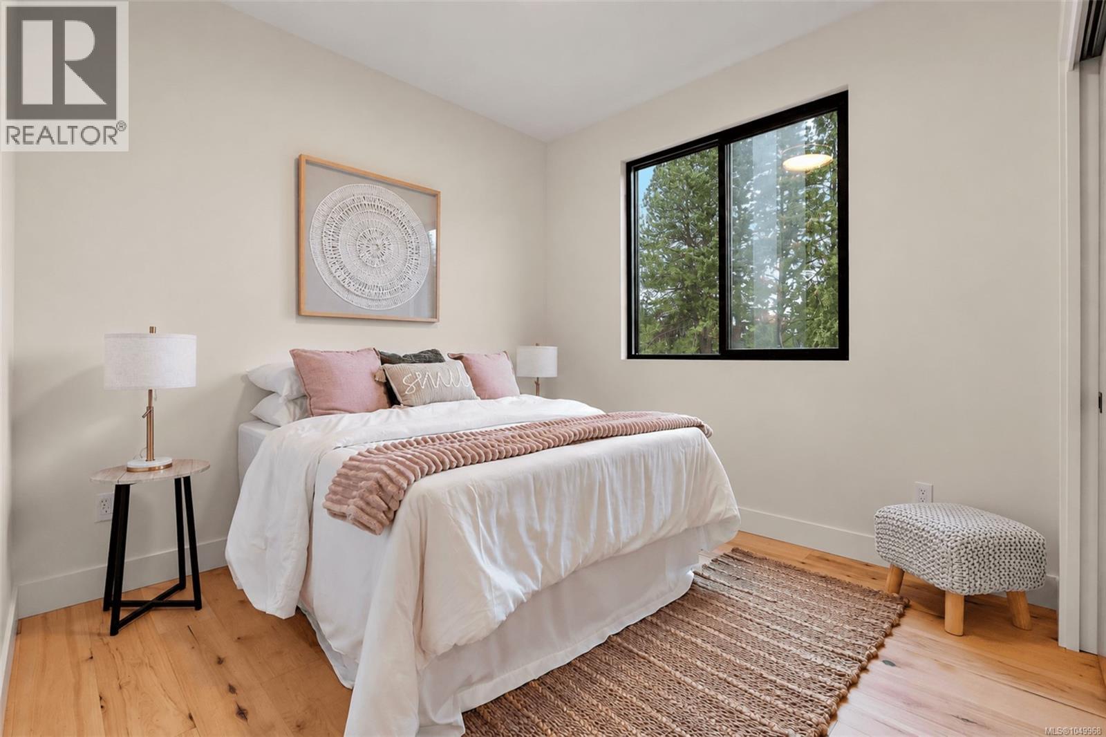 #1 2215 Greenlands Rd - 28