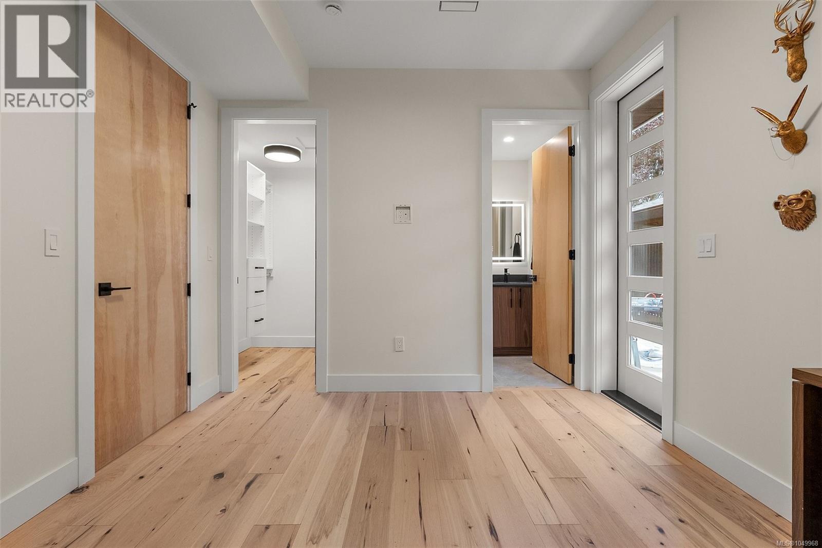 #1 2215 Greenlands Rd - 32