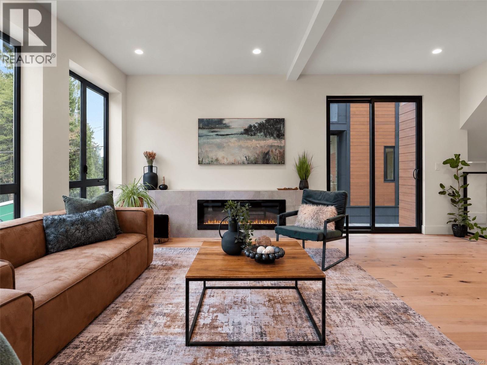 #1 2215 Greenlands Rd - 5