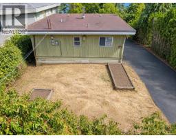 Kitchen - 10959 Tuam Rd, North Saanich, BC V8L5P2 Photo 6