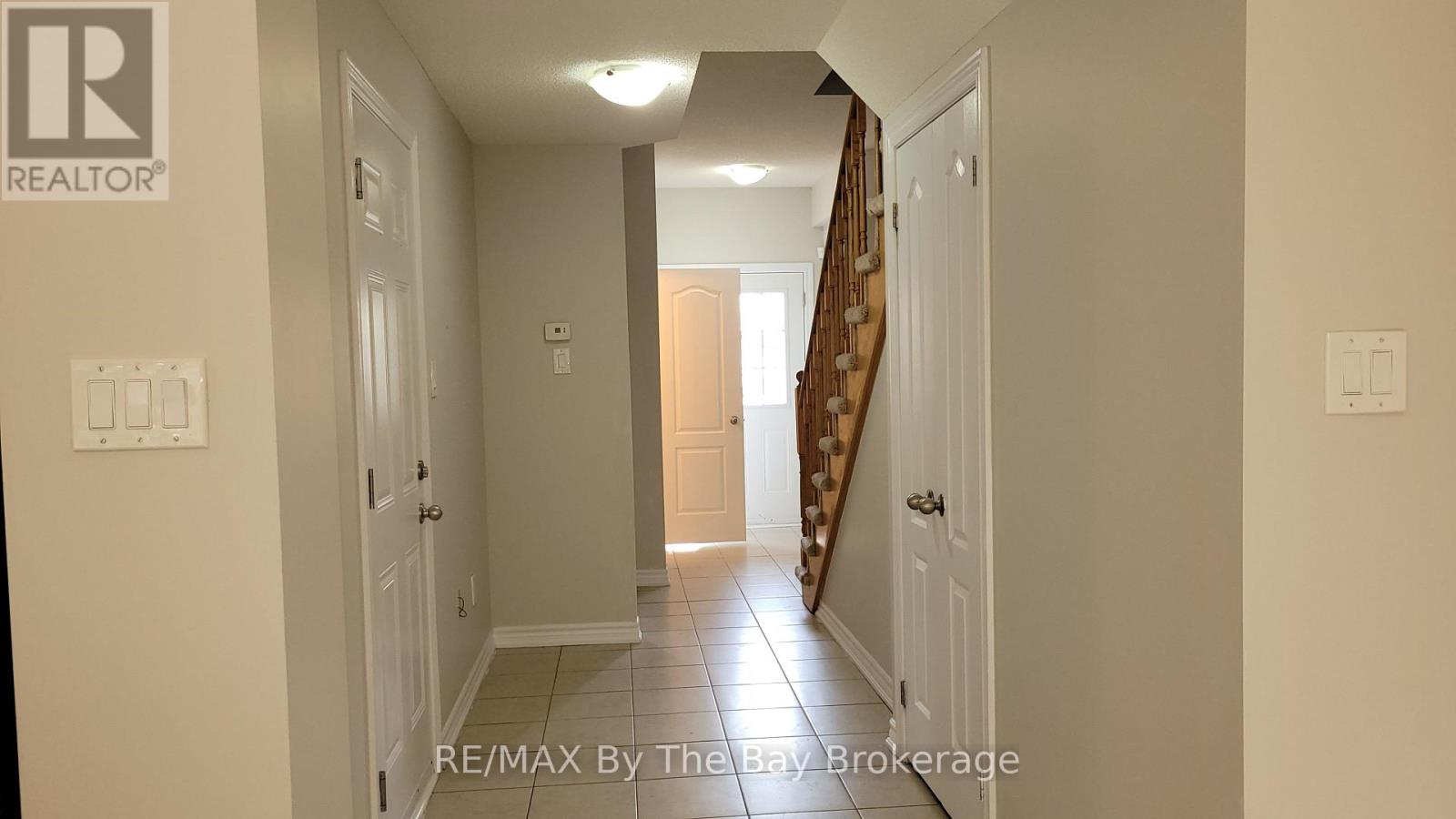 28 ARCADIA DRIVE, Wasaga Beach — photo 2