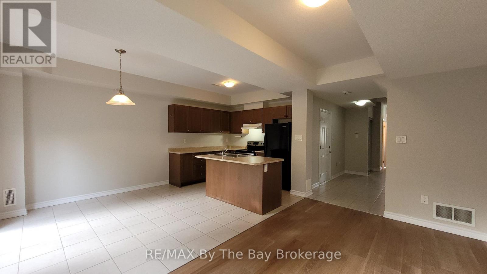 28 ARCADIA DRIVE, Wasaga Beach — photo 5