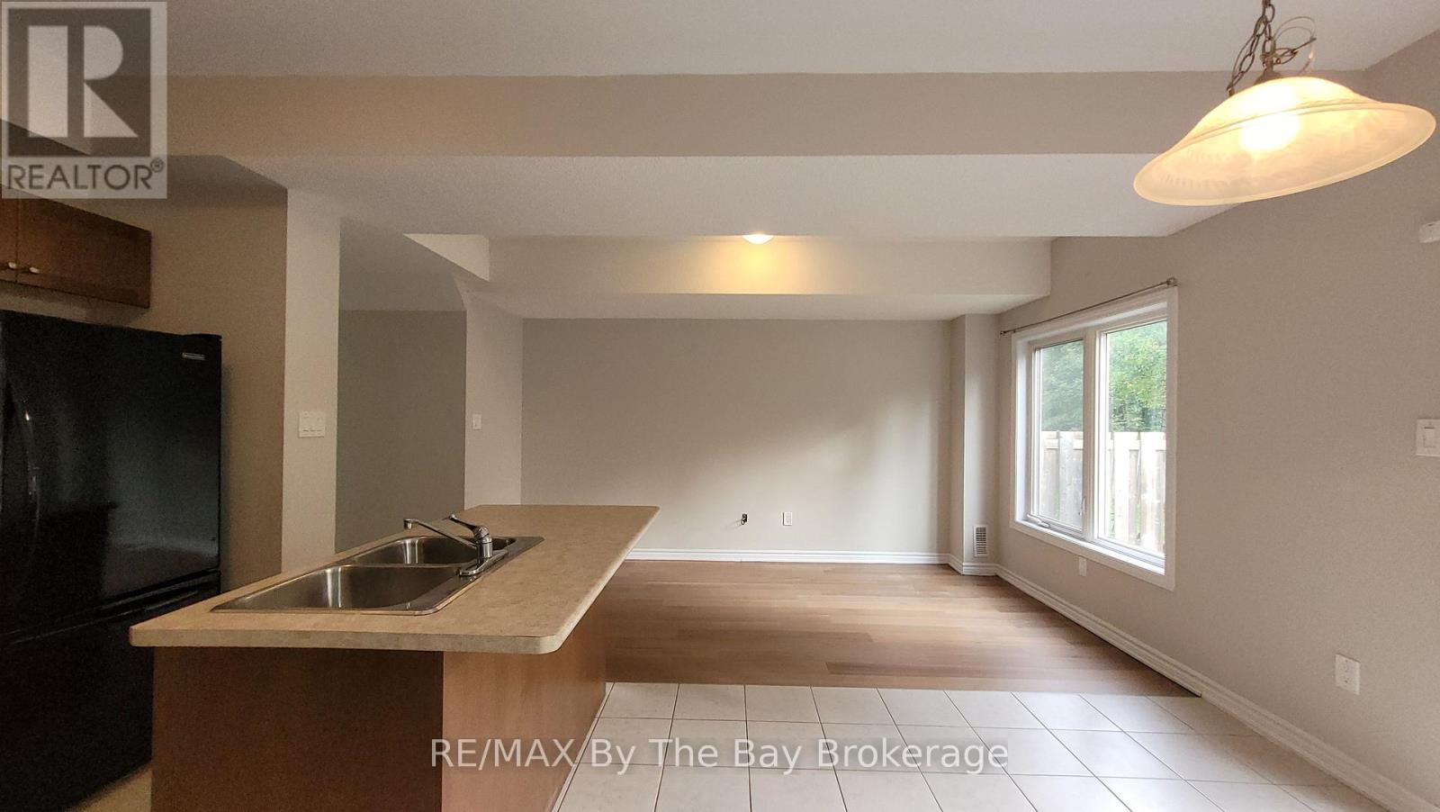 28 ARCADIA DRIVE, Wasaga Beach — photo 9