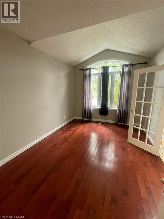 278 BRIARMEADOW Drive Unit# Upper — photo 2