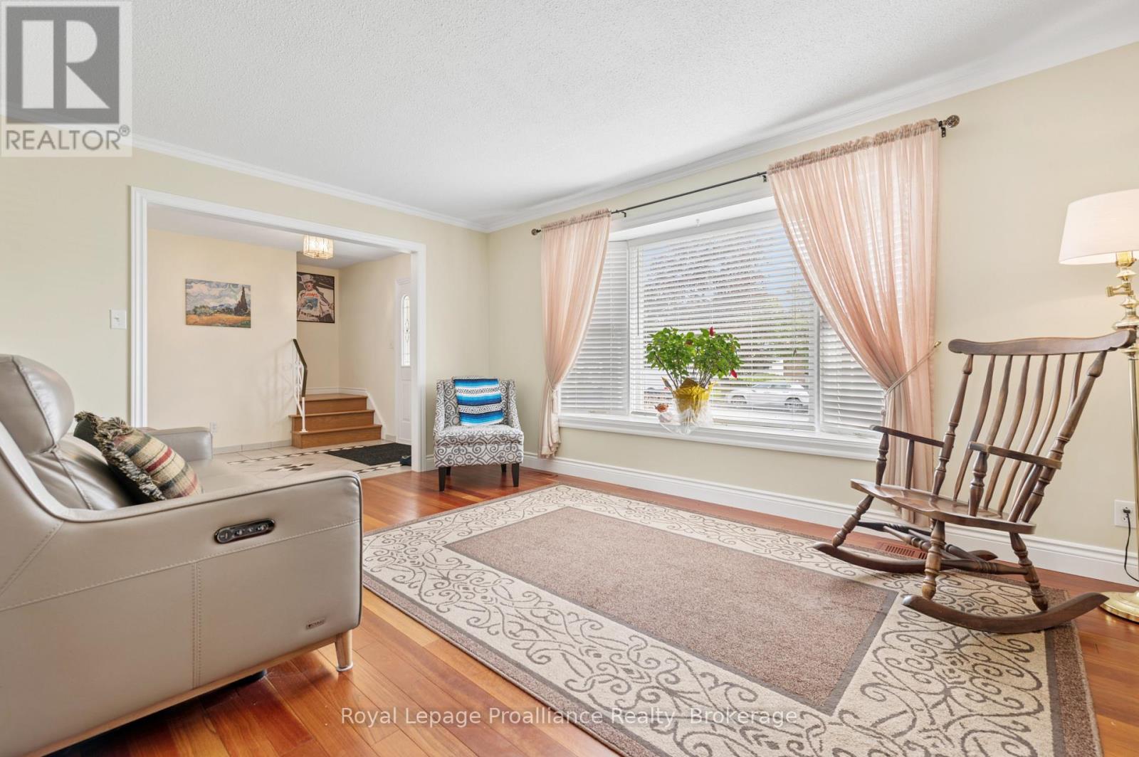 28 SHONIKER AVENUE - 12