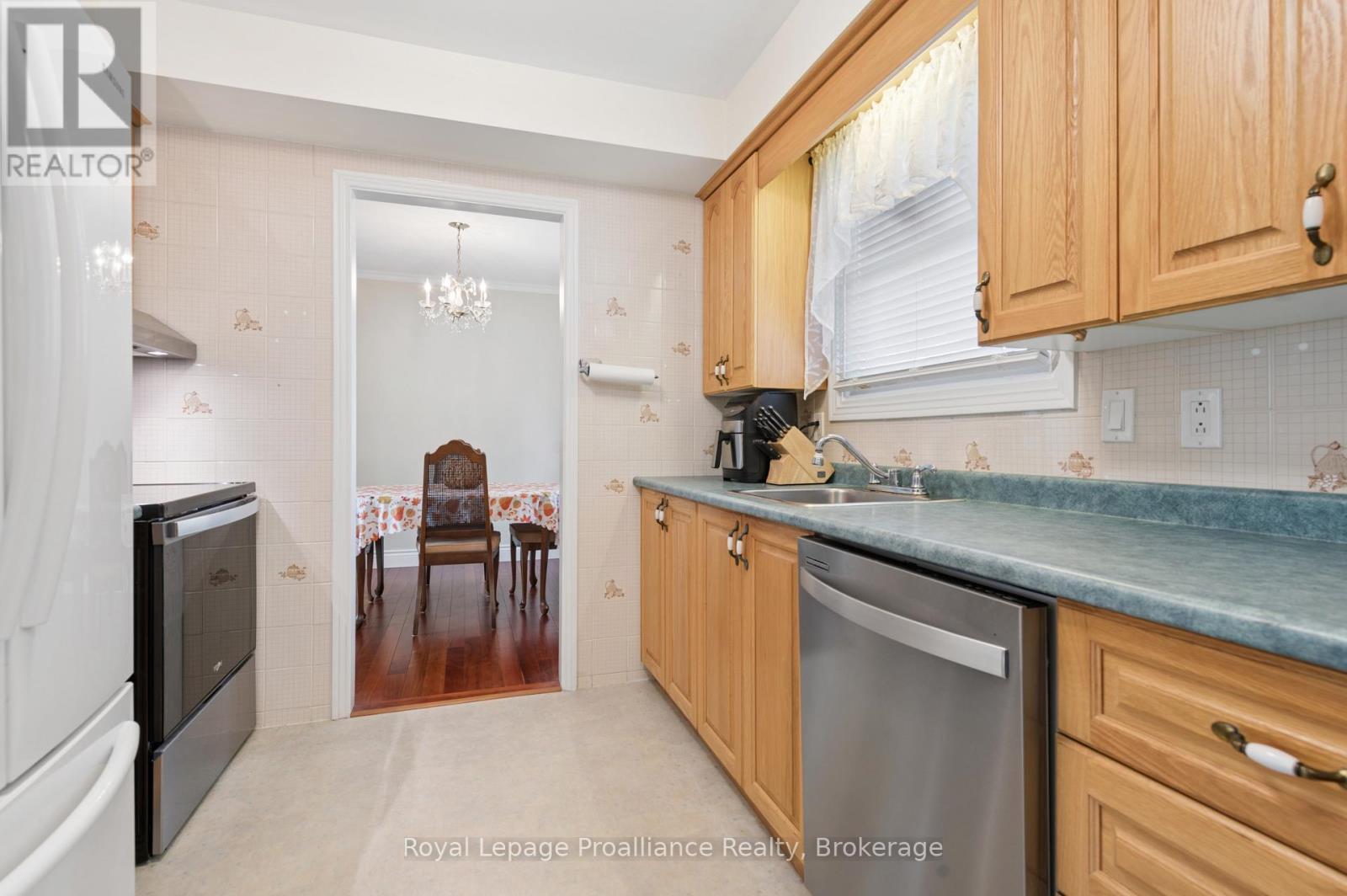 28 SHONIKER AVENUE - Image 17
