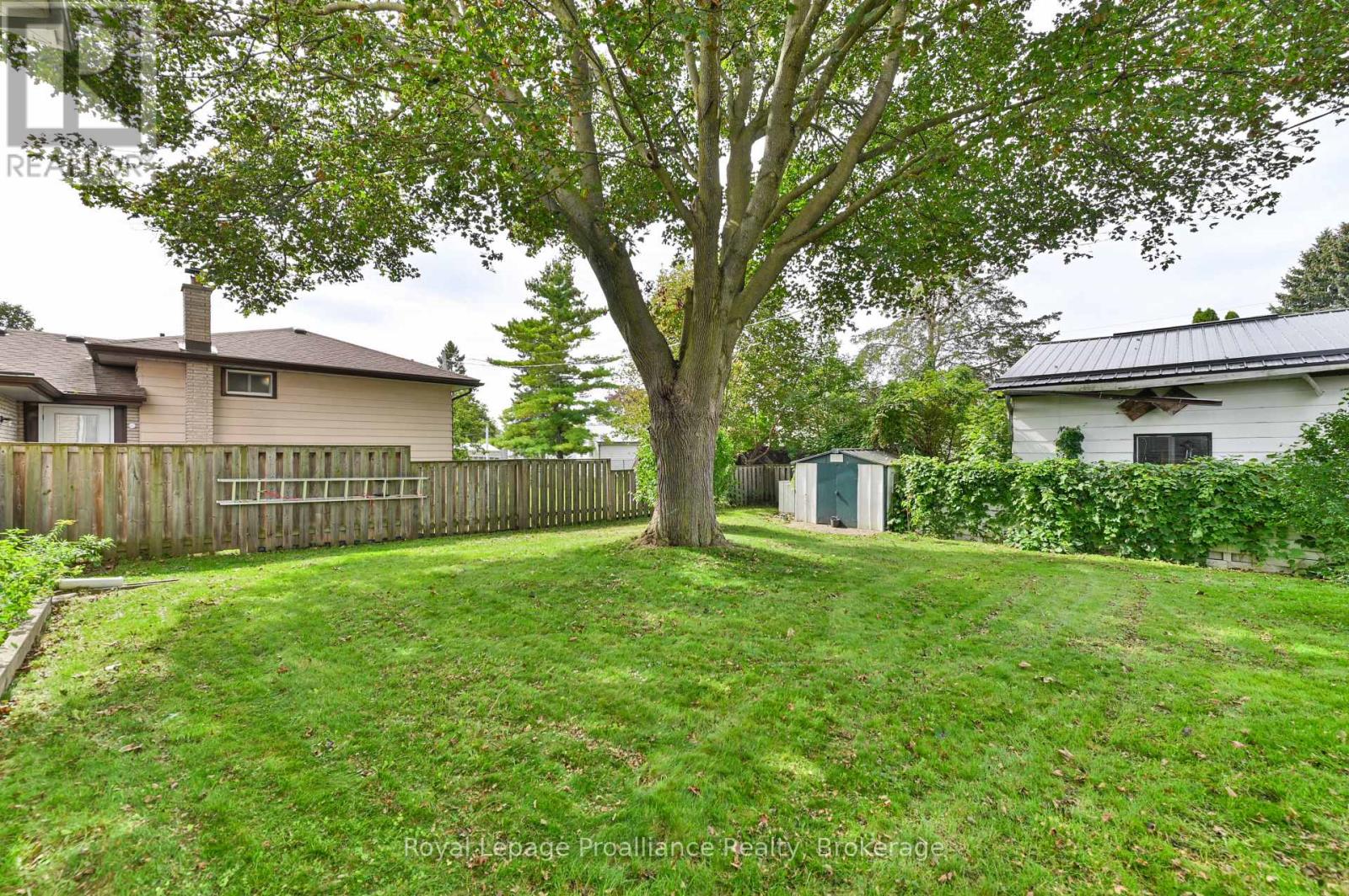 28 SHONIKER AVENUE - 35