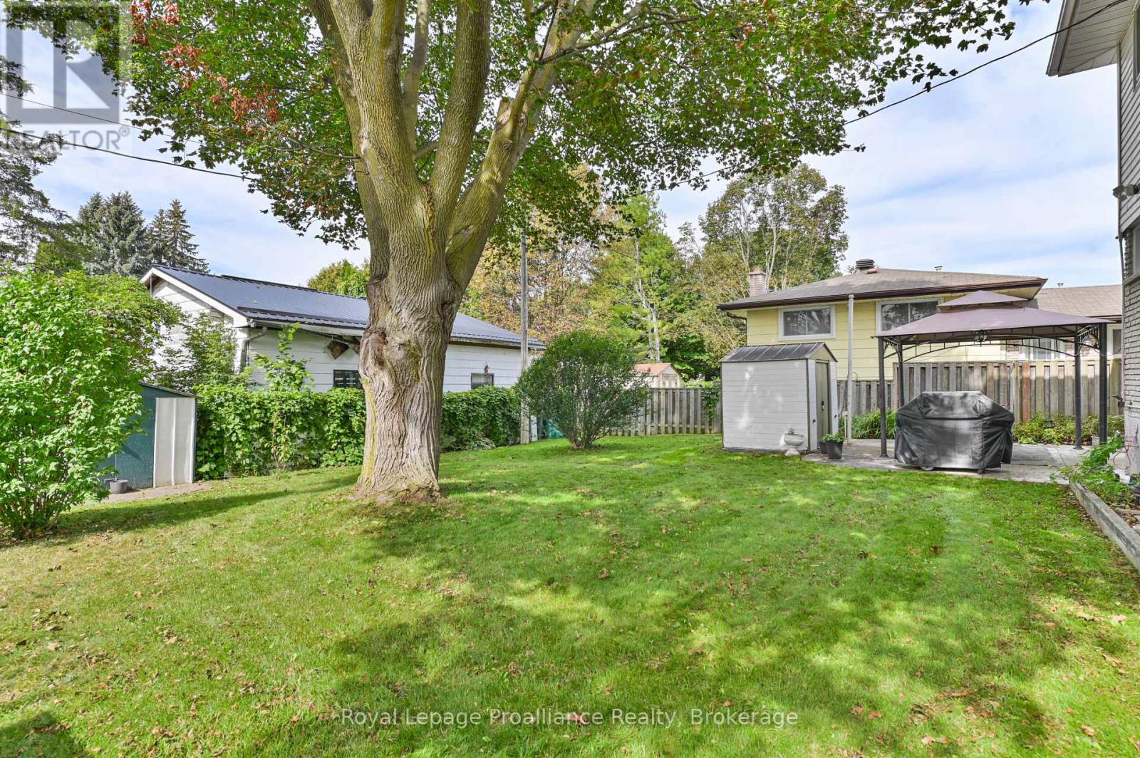 28 SHONIKER AVENUE - 36