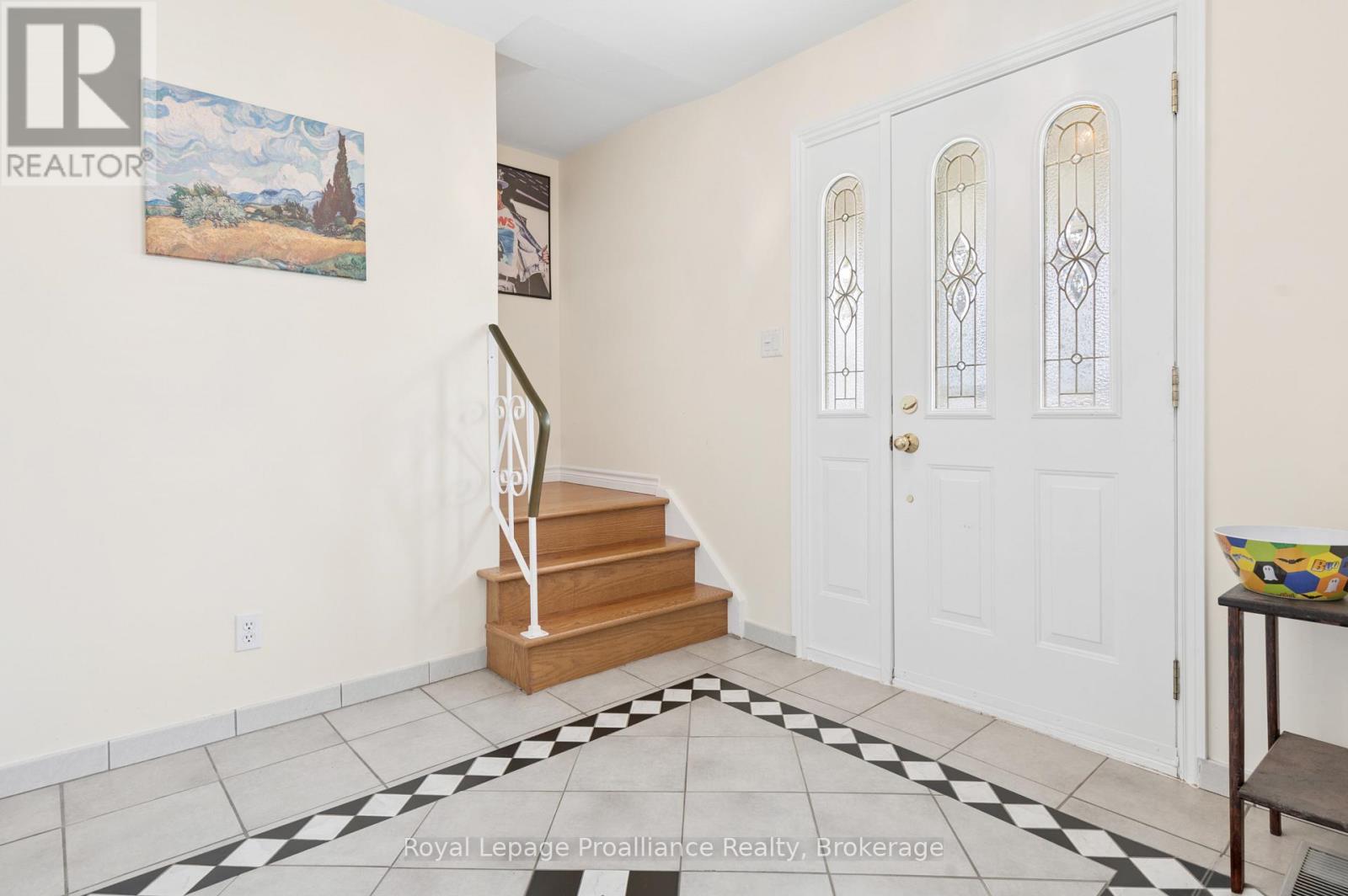28 SHONIKER AVENUE, Quinte West (Trenton Ward) — photo 8