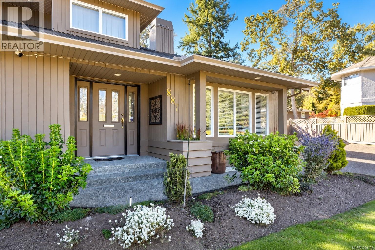  887 Kentwood Lane, Saanich