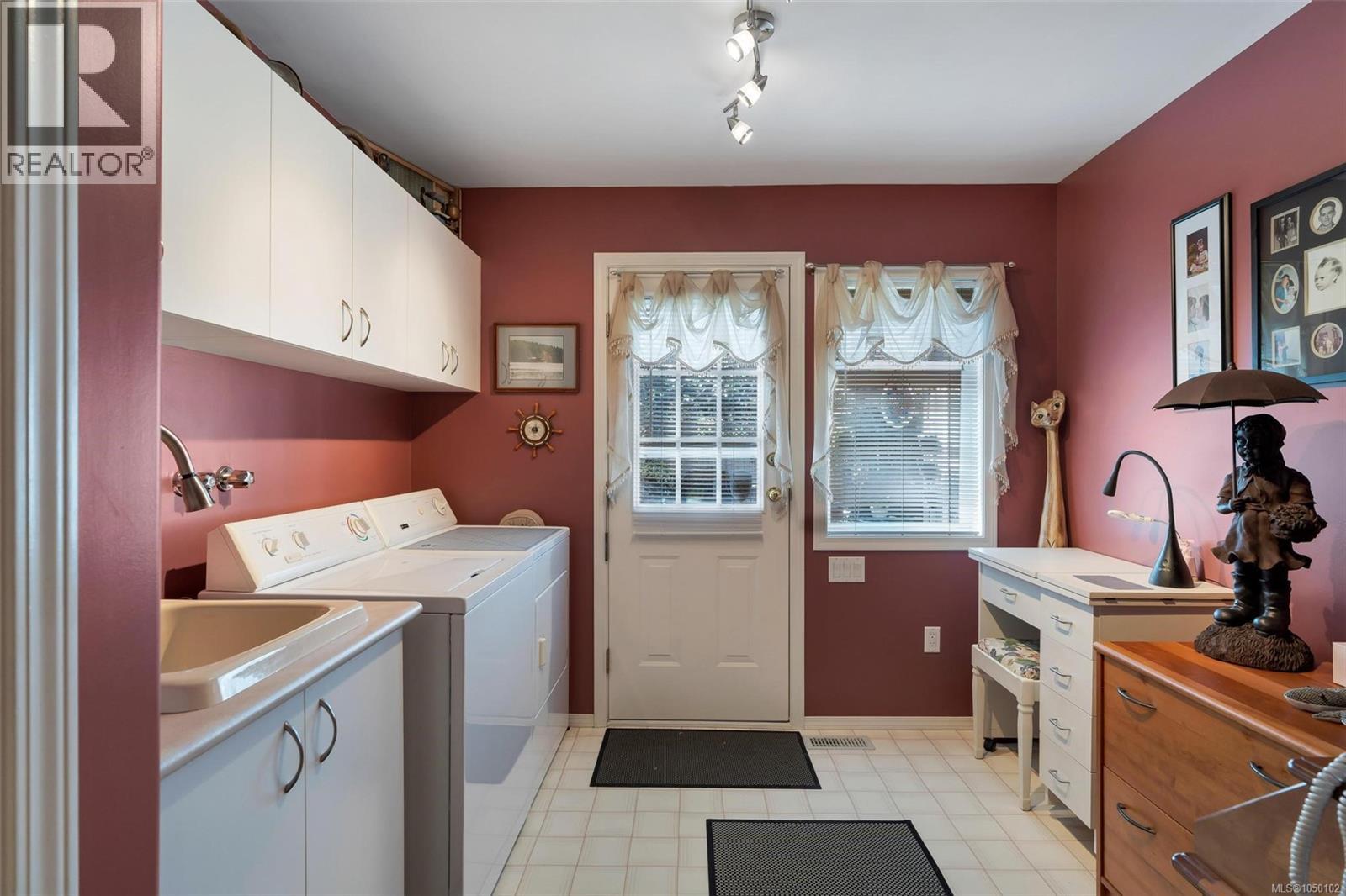 887 Kentwood Lane - 25