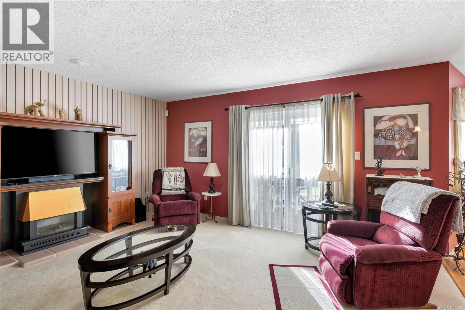  887 Kentwood Lane, Saanich
