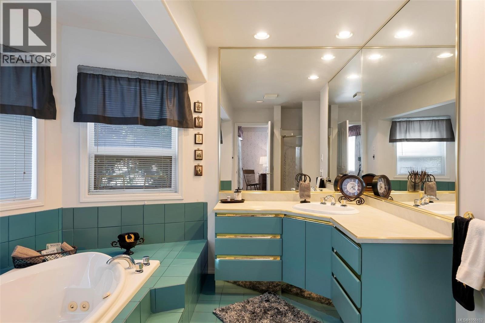 887 Kentwood Lane - 37