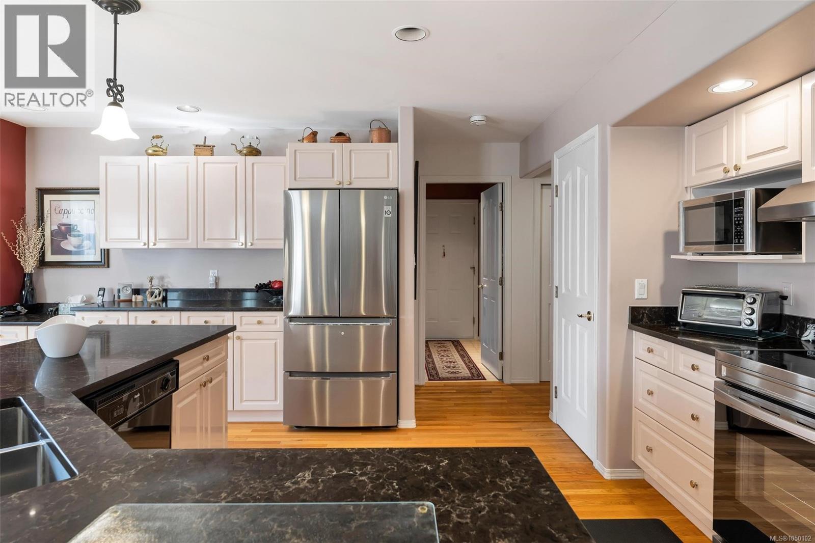 887 Kentwood Lane - 14