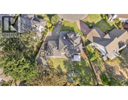 887 Kentwood Lane, Saanich, BC V8Y3C6 Photo 57