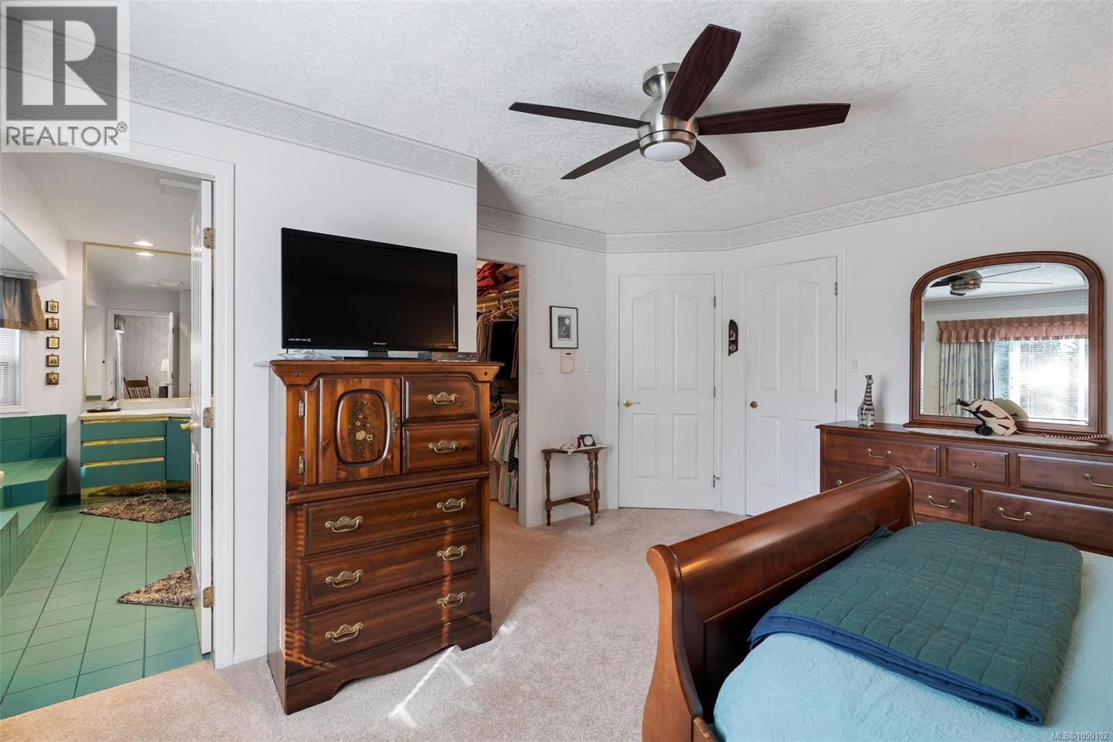 887 Kentwood Lane - 36