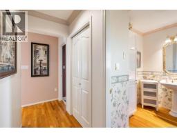 887 Kentwood Lane, Saanich, BC V8Y3C6 Photo 28