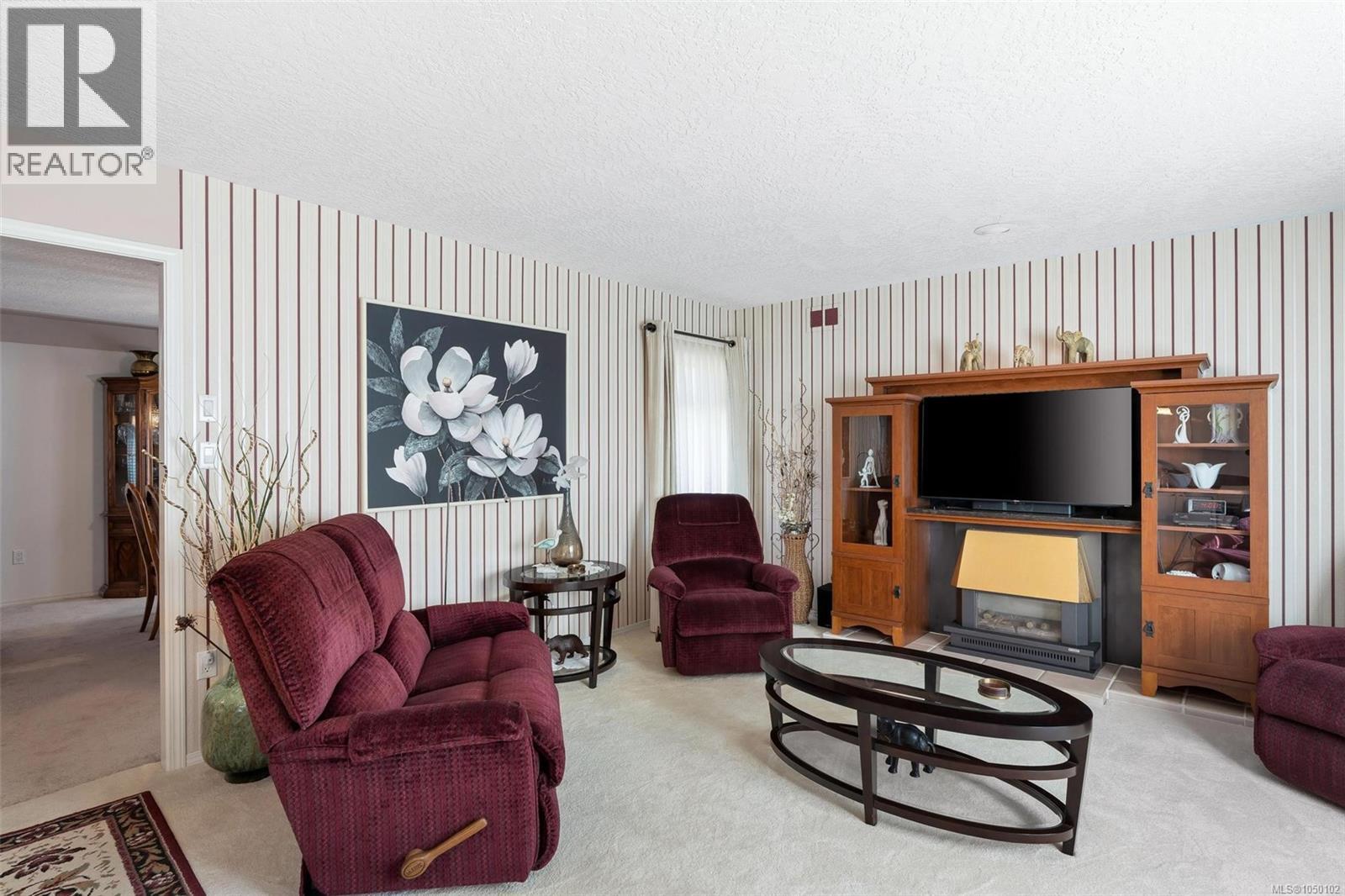  887 Kentwood Lane, Saanich
