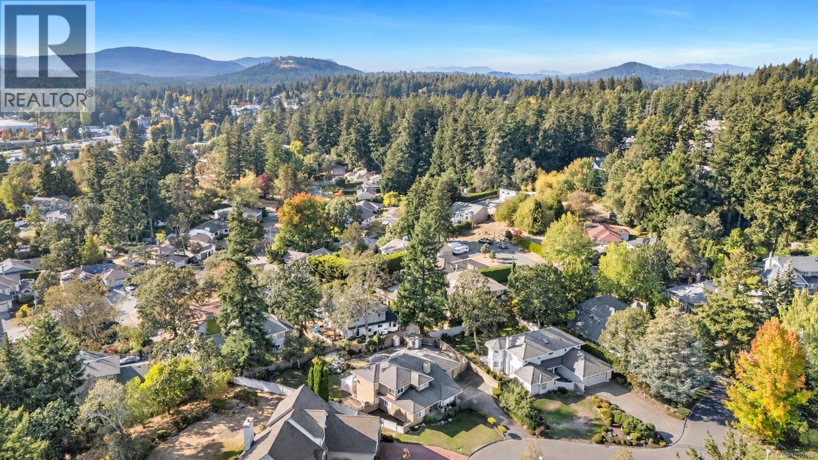  887 Kentwood Lane, Saanich