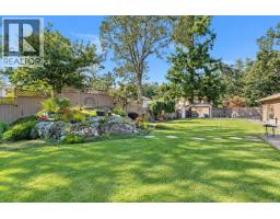 887 Kentwood Lane, Saanich, BC V8Y3C6 Photo 47