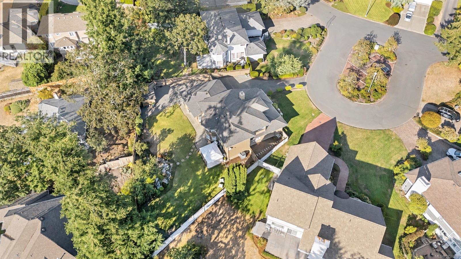  887 Kentwood Lane, Saanich