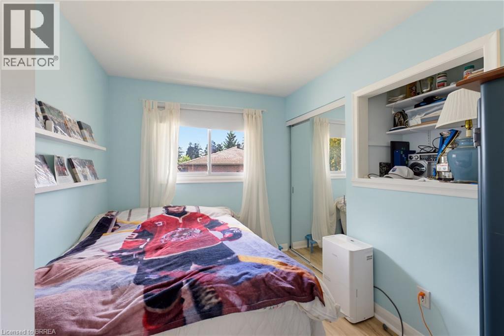 11 REDWOOD Road, Brantford — photo 12