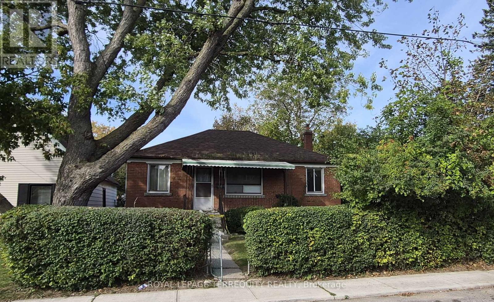 228 SOUTH WOODROW BOULEVARD, Toronto (Birchcliffe-Cliffside) — photo 2