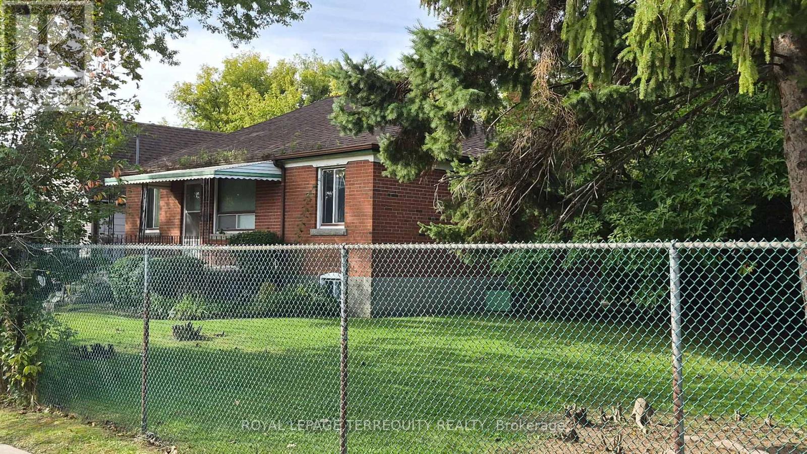 228 SOUTH WOODROW BOULEVARD, Toronto (Birchcliffe-Cliffside) — photo 4