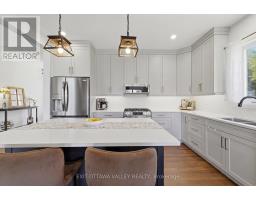 82 Jennings Road, Head, Clara And Maria, ON K0J2B0 Photo 16