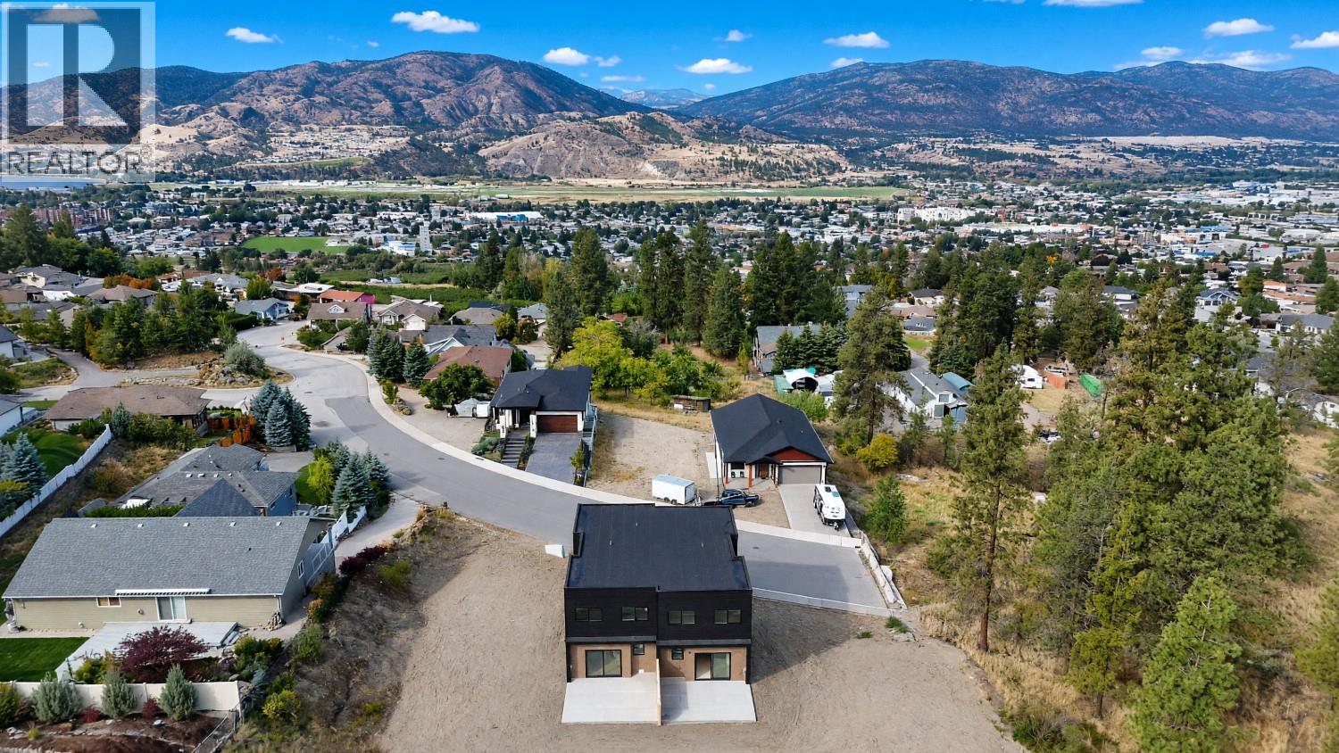 2830 EVERGREEN Drive Unit# 101, Penticton