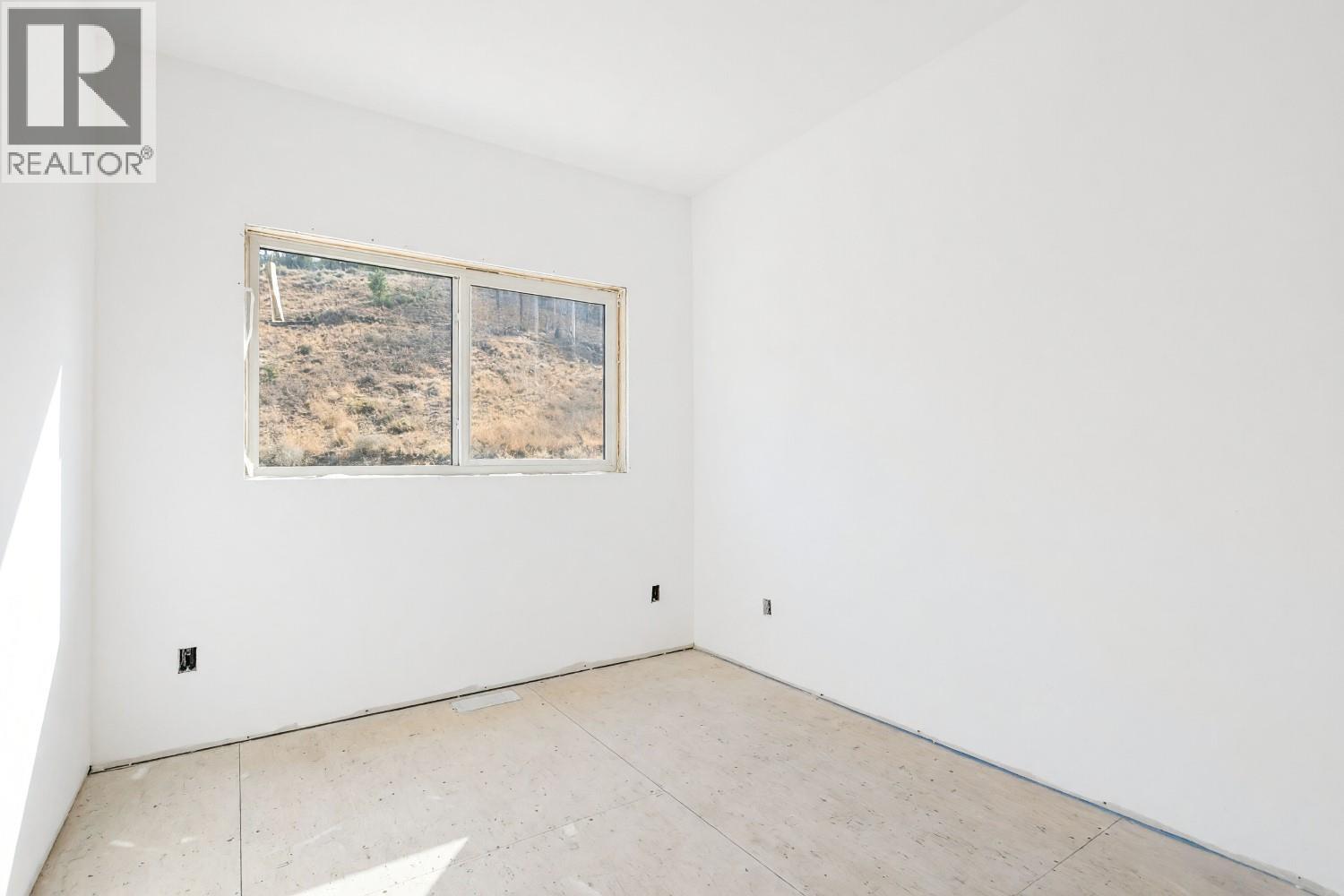 2830 EVERGREEN Drive Unit# 102, Penticton