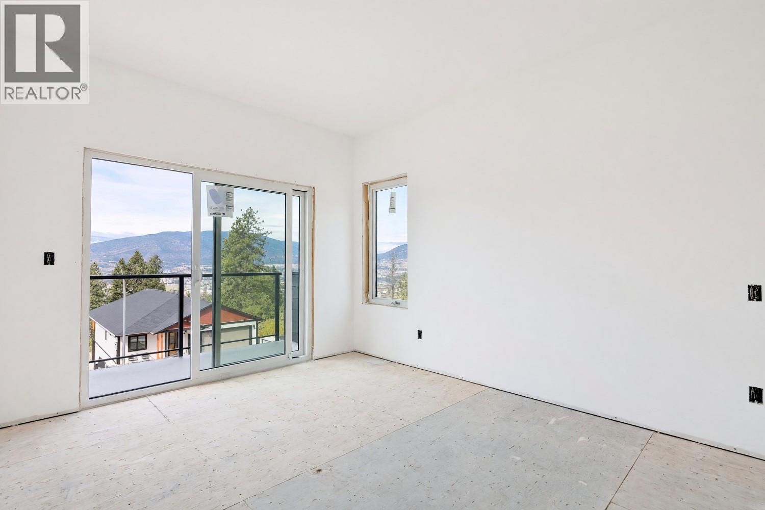 #102 2830 EVERGREEN Drive - 25
