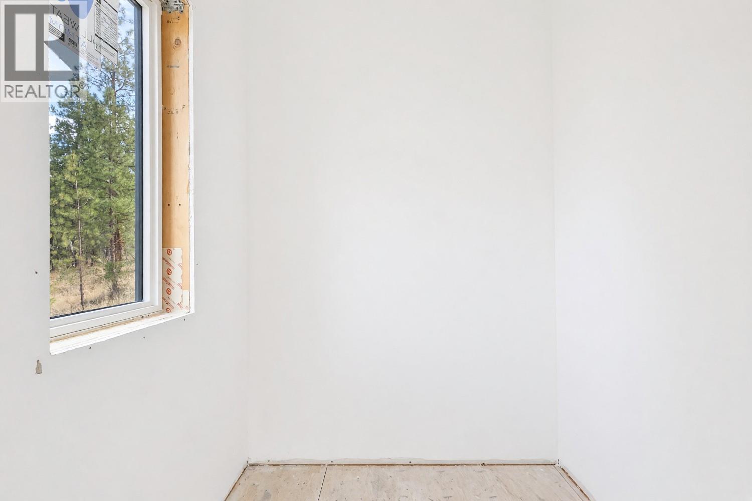 2830 EVERGREEN Drive Unit# 102, Penticton