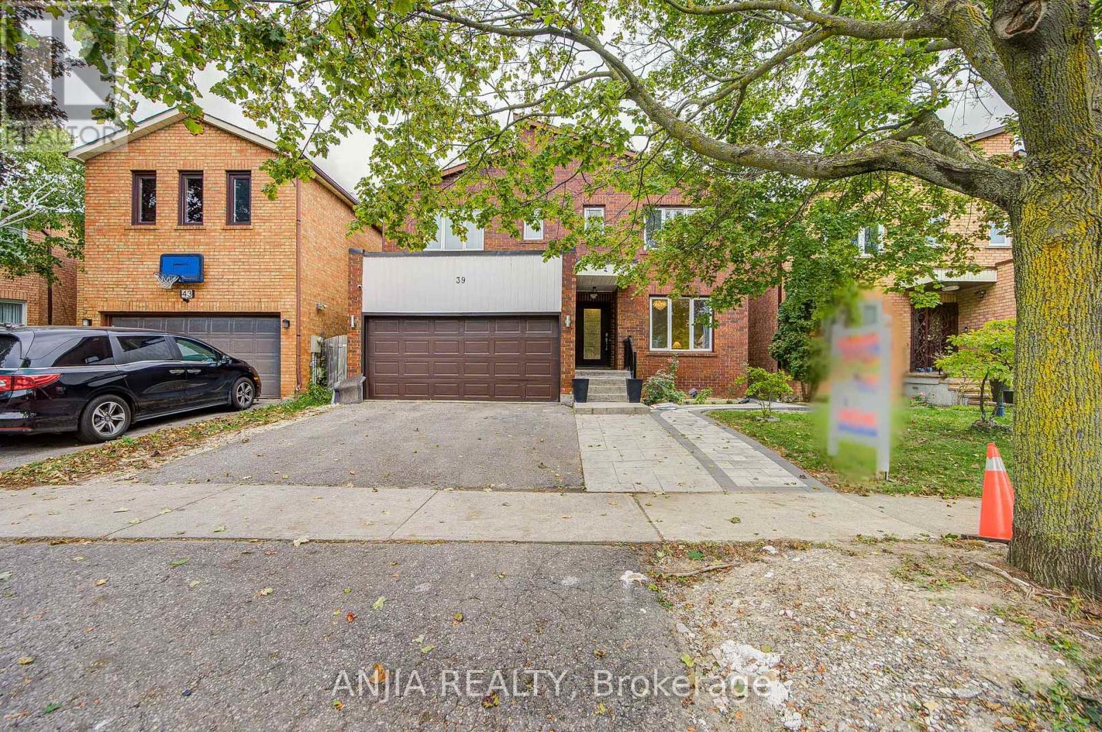 39 MILLCROFT WAY, Vaughan (Brownridge) — photo 3