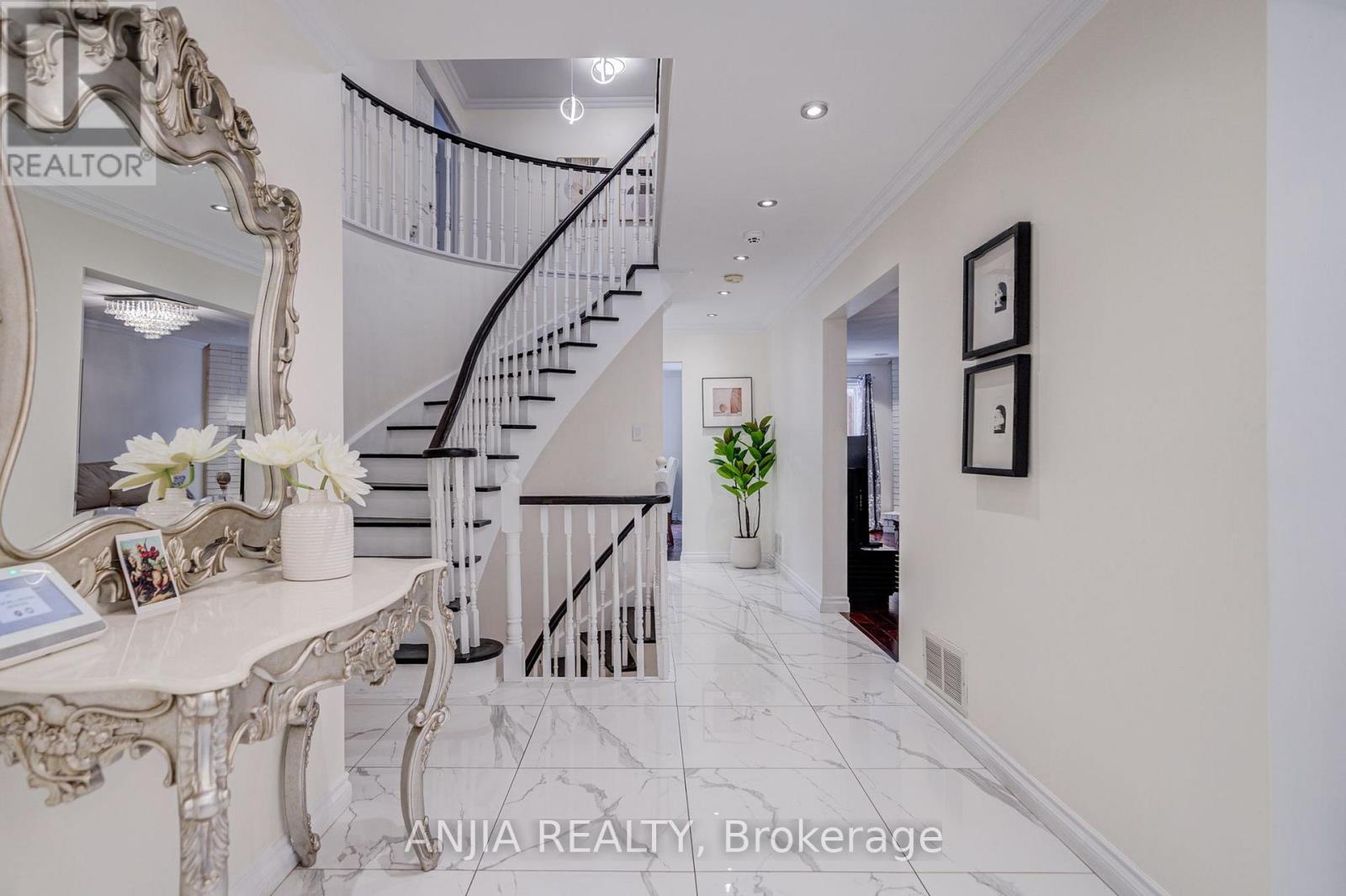 39 MILLCROFT WAY, Vaughan (Brownridge) — photo 7