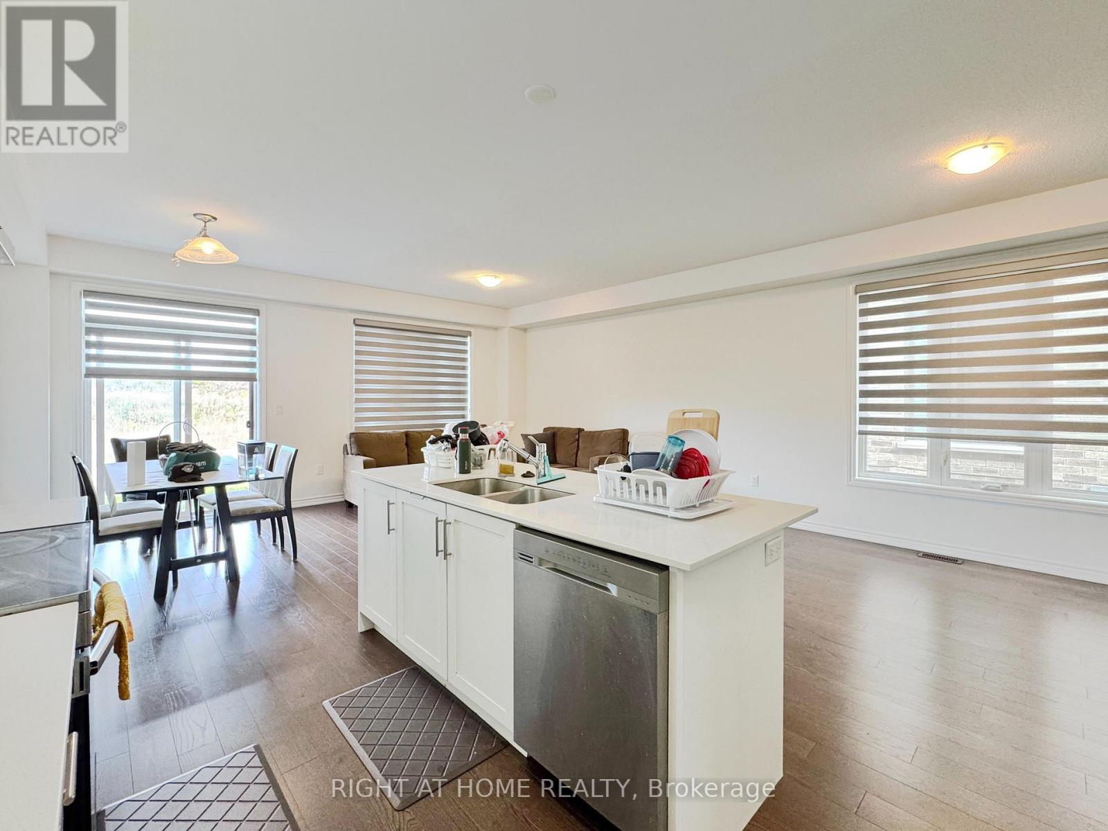 143 SHEPHERD DRIVE, Barrie — photo 3