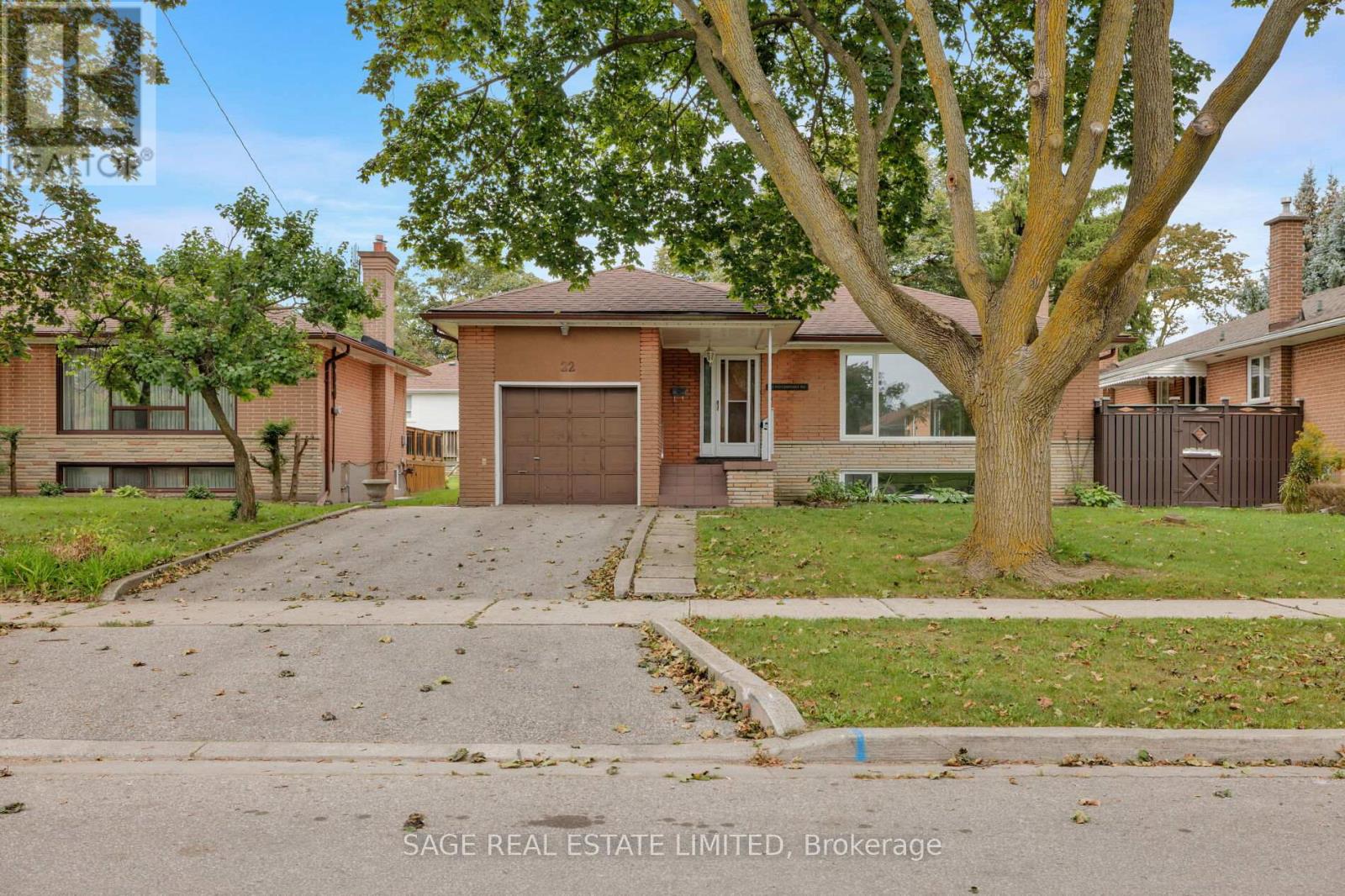 22 RIDGEMOUNT ROAD, Toronto (Humber Heights)