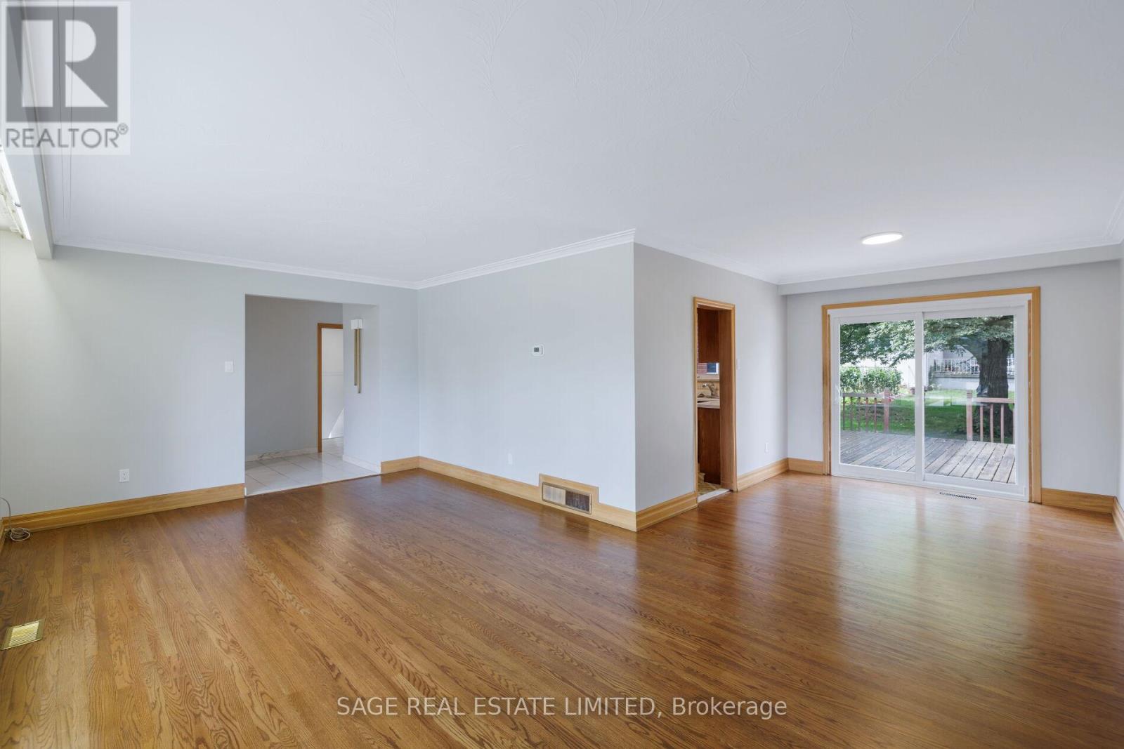 22 RIDGEMOUNT ROAD, Toronto (Humber Heights) — photo 6