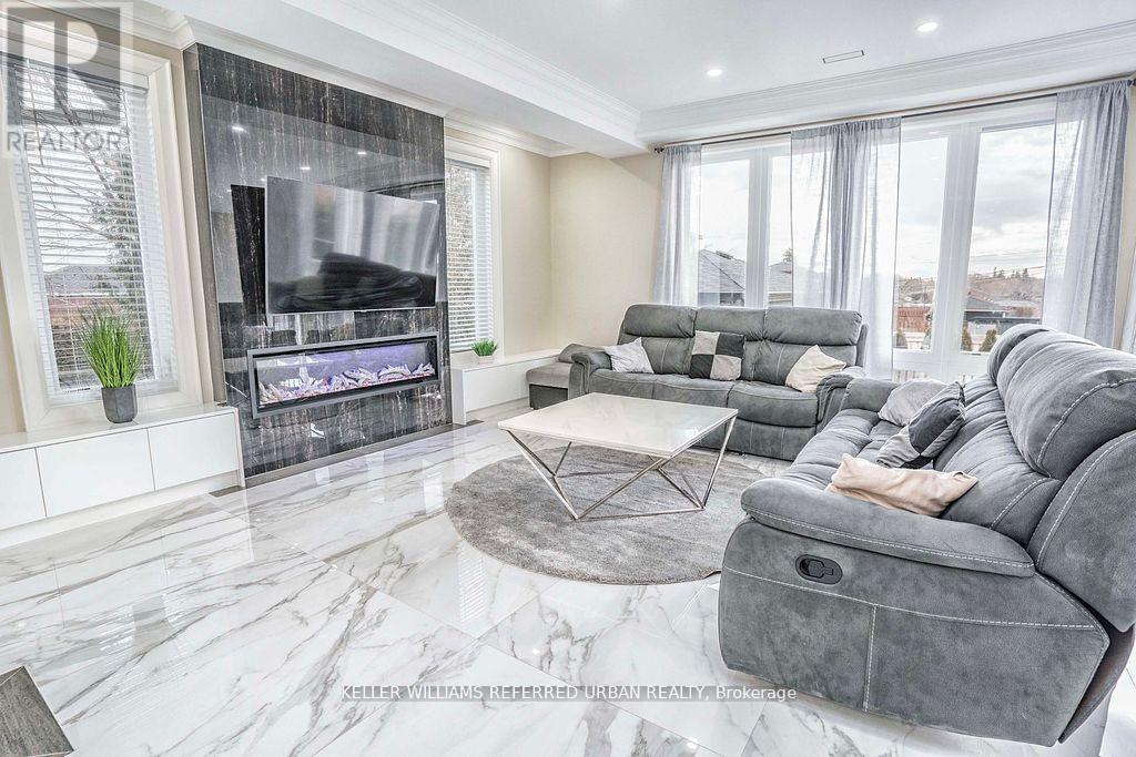 83 FLORAL PARKWAY, Toronto (Maple Leaf) — photo 5