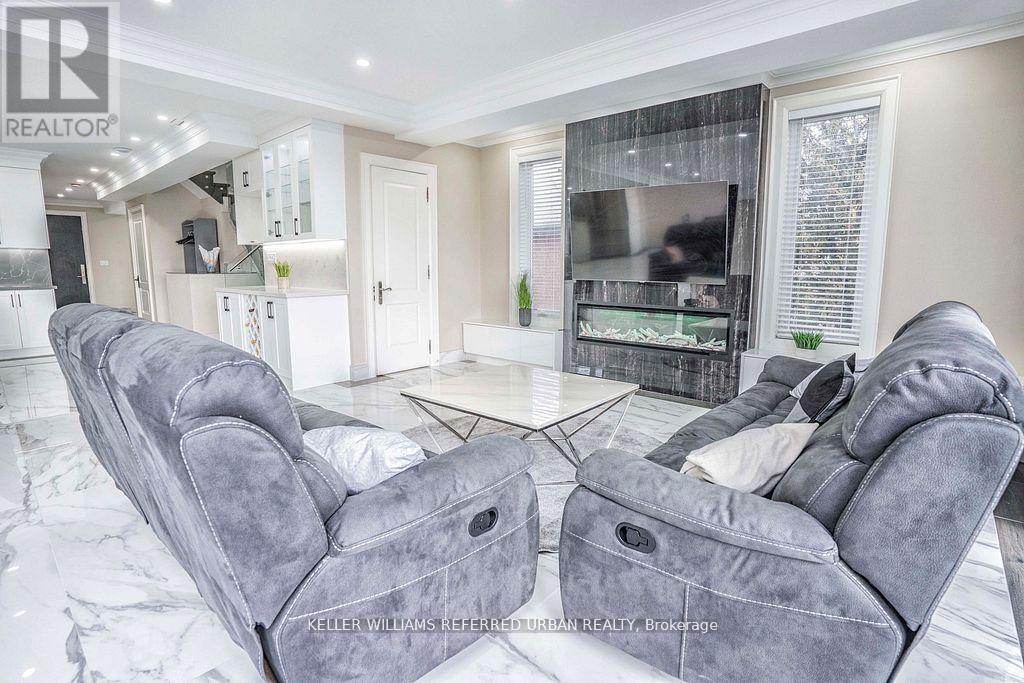 83 FLORAL PARKWAY, Toronto (Maple Leaf) — photo 6