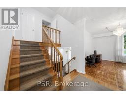 1475 Larchview Trail, Mississauga, ON L5E3C2 Photo 10