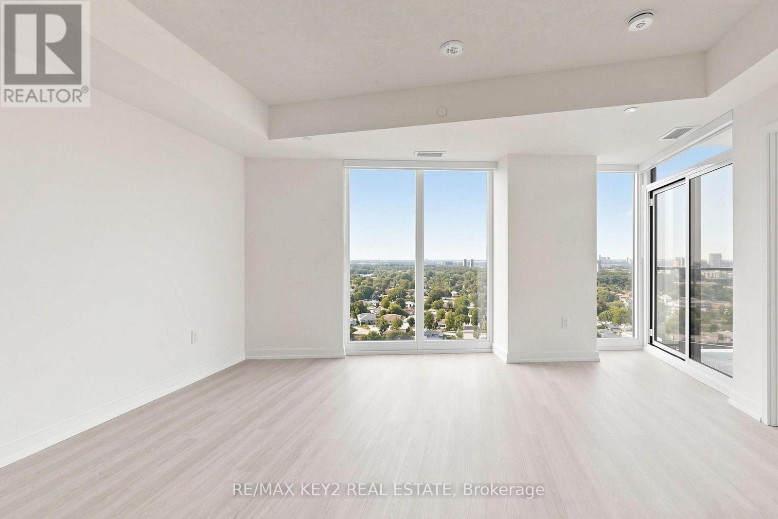 2104 - 4010 EGLINTON AVENUE W, Toronto (Humber Heights) — photo 3