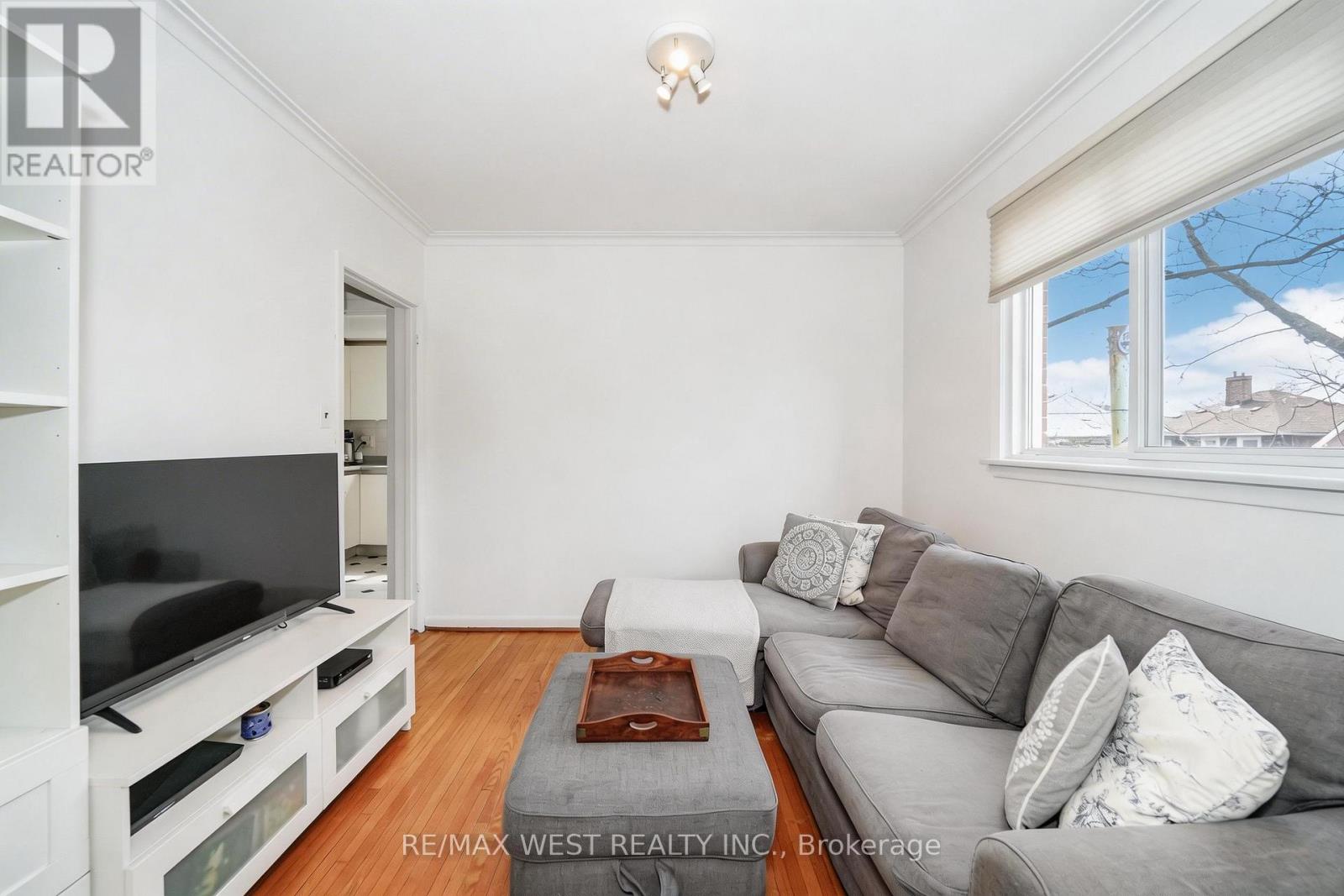 11 HELEN AVENUE, Toronto (Keelesdale-Eglinton West) — photo 4