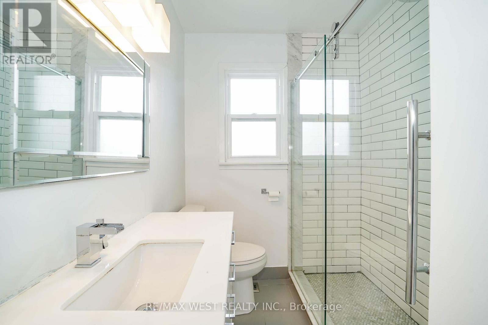 11 HELEN AVENUE, Toronto (Keelesdale-Eglinton West) — photo 7