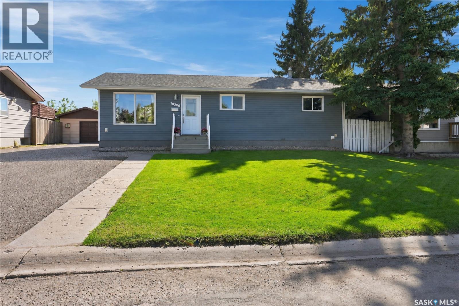 10206 Ross CRESCENT, North Battleford — photo 2