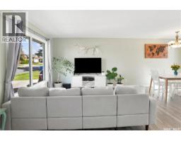 Living room - 10206 Ross Crescent, North Battleford, SK S9A3R6 Photo 7