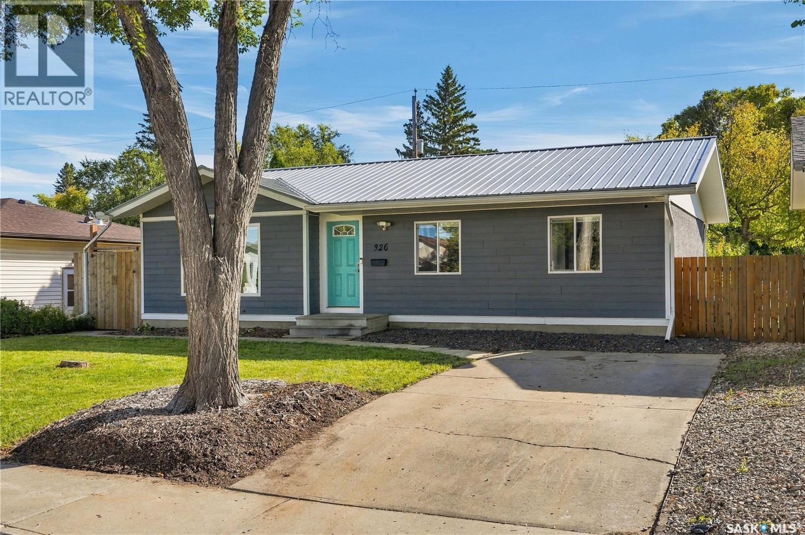 326 Vancouver AVENUE N, Saskatoon — photo 2