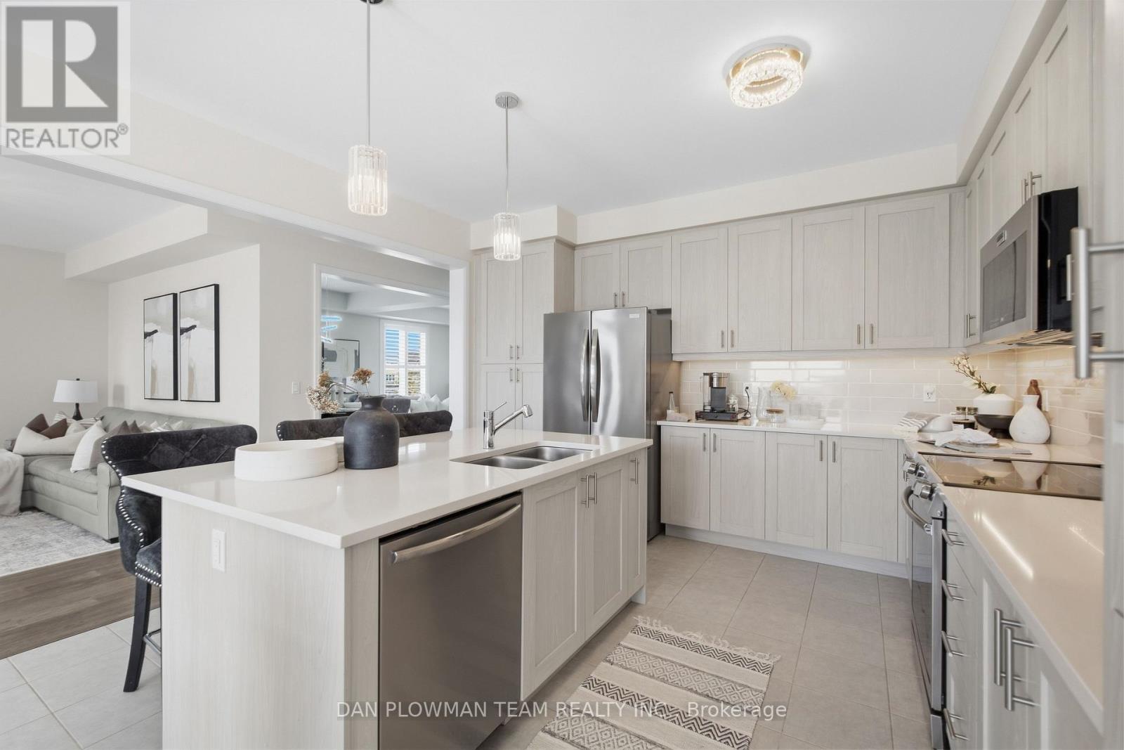 713 LATIMER WAY - 16